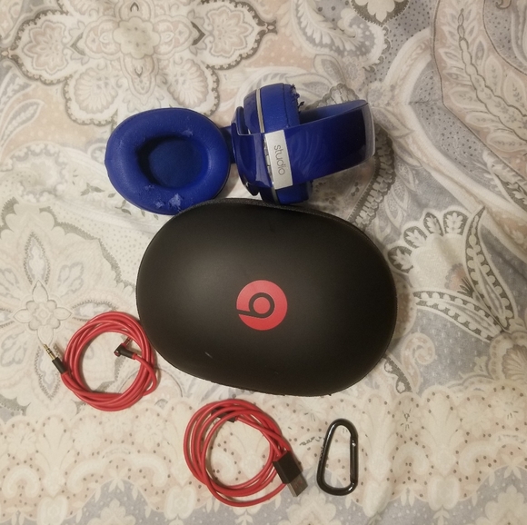 Beats By Dre - Picture 2 of 4